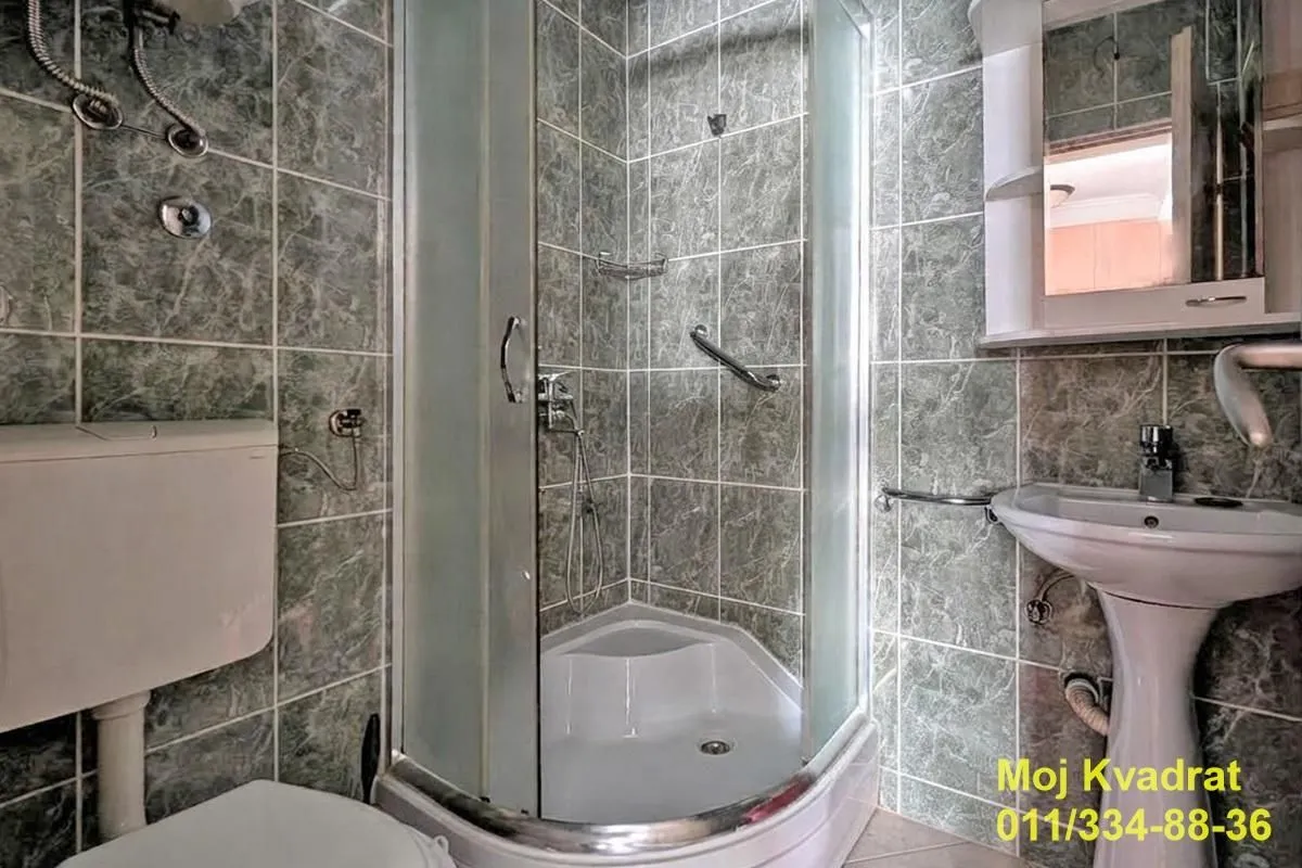 Izdavanje, trosoban stan, 65m², Zeleni Venac, Beograd