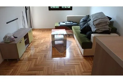 Izdavanje, jednosoban stan, 43m², Budva, Crna Gora