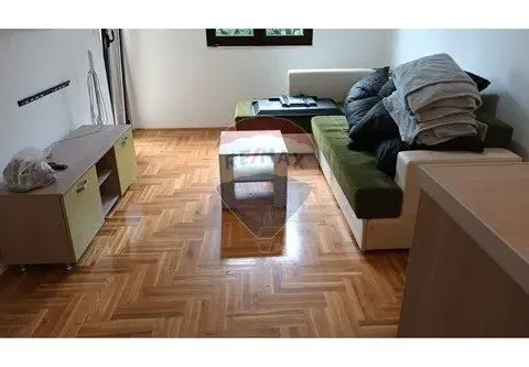 Izdavanje, jednosoban stan, 43m², Budva, Crna Gora