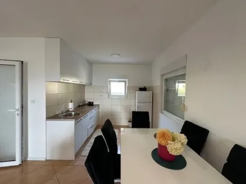 Izdavanje, dvosoban stan, 80m², Podi, Herceg Novi - image 4