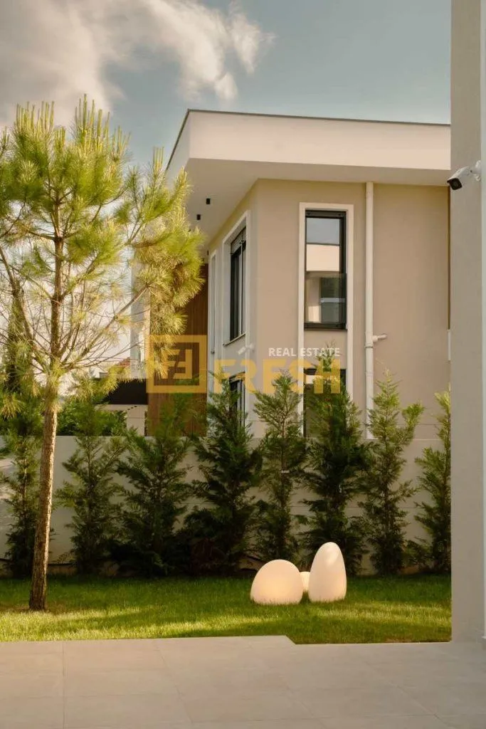 Rent, house, 260m², Gornja Gorica, Podgorica