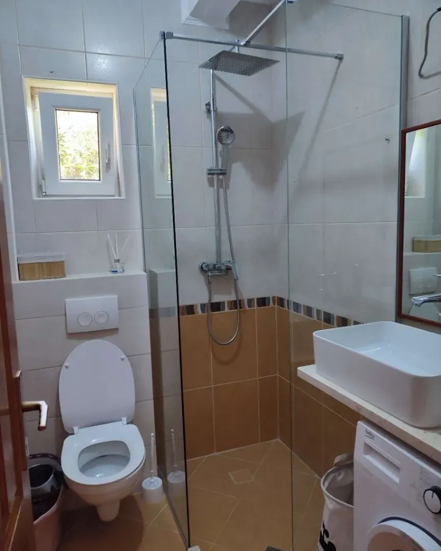 Izdavanje, jednosoban stan, 46m², Baošići, Herceg Novi