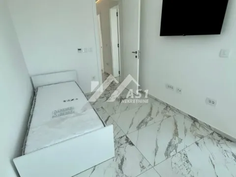 Izdavanje, kuća, 180m², Mišeluk, Petrovaradin - image 9