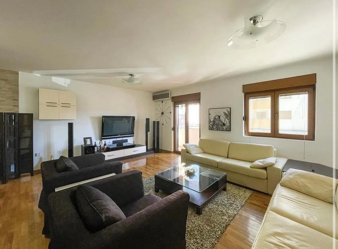 Prodaja, trosoban stan, 103m², Stari Aerodrom, Podgorica