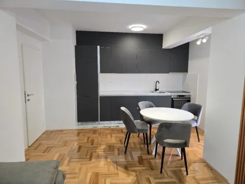 Izdavanje, dvosoban stan, 65m², Tuški Put, Podgorica - image 3