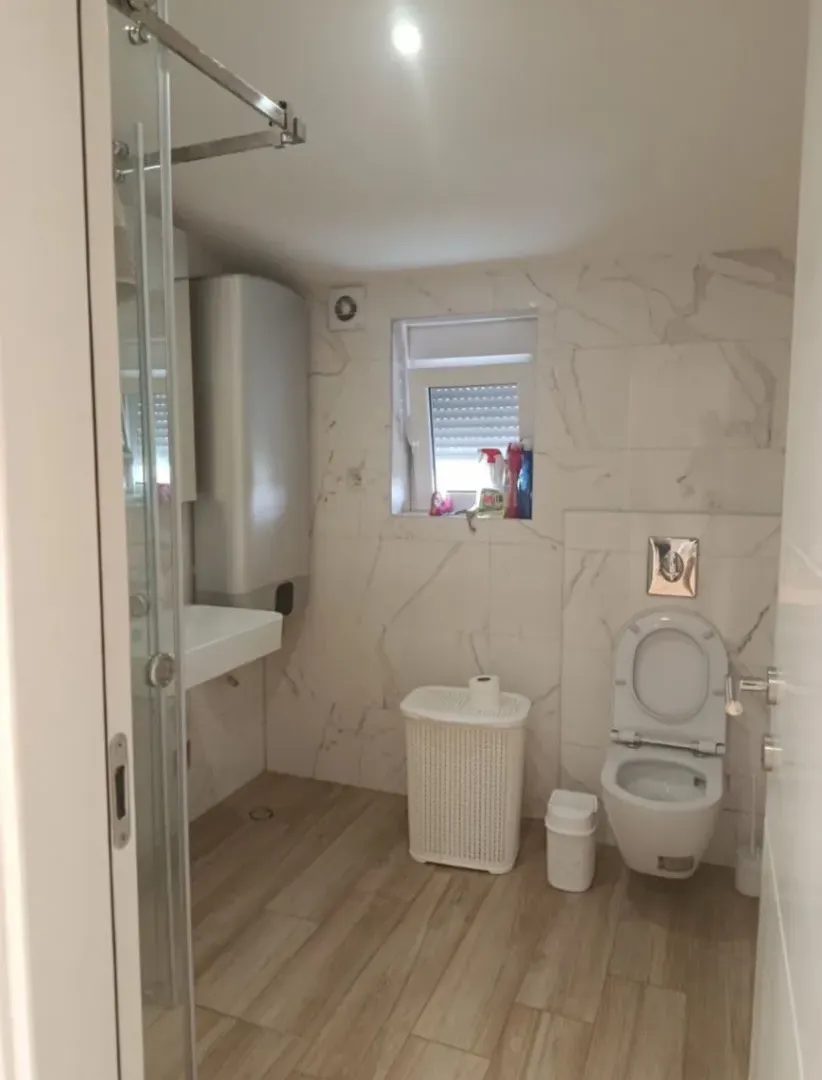 Izdavanje, dvosoban stan, 100m², Preko Morače, Podgorica