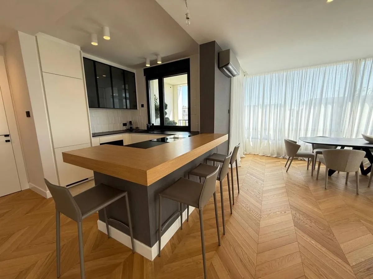 Prodaja, stan, 126m², Adamovićevo Naselje, Novi Sad Sve Podlokacije