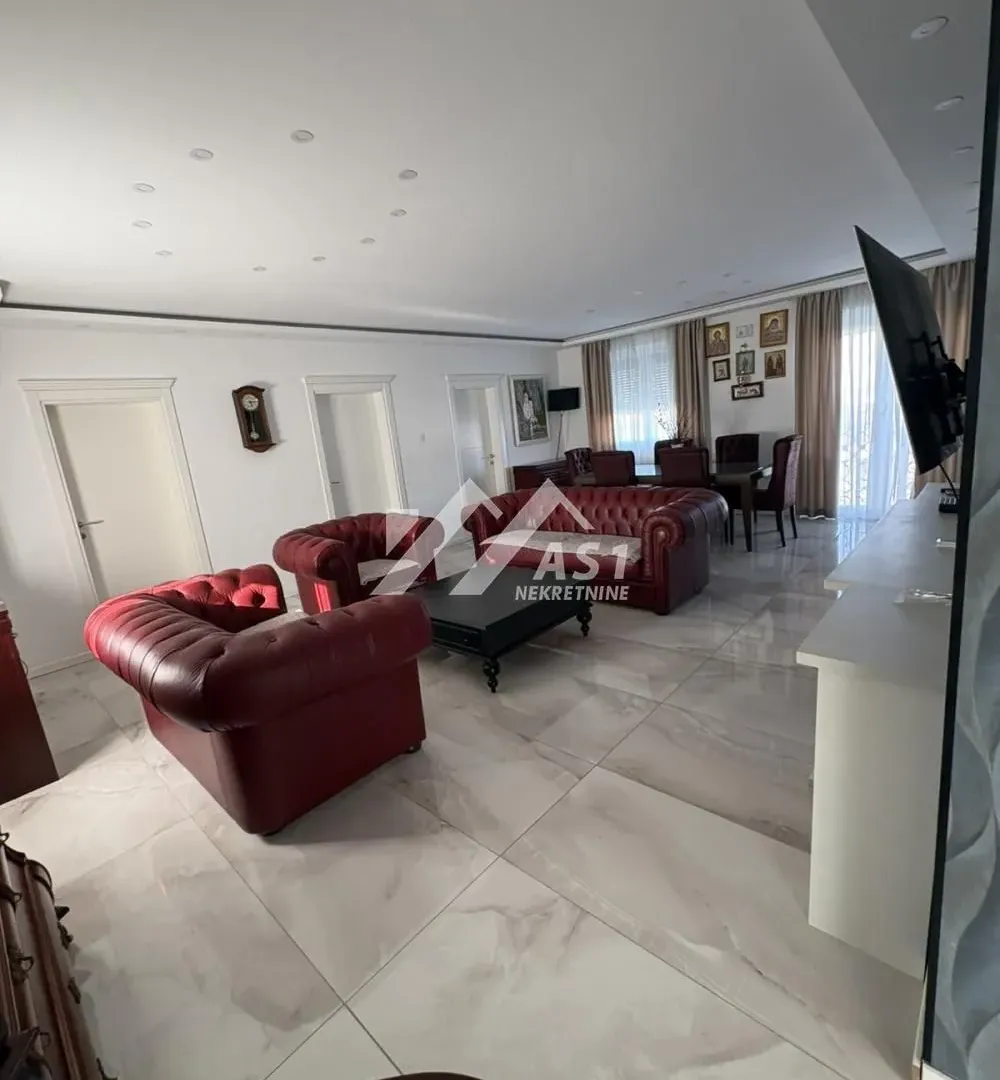 Izdavanje, četvorosoban stan, 125m², Novi Sad Sve Podlokacije, Novi Sad