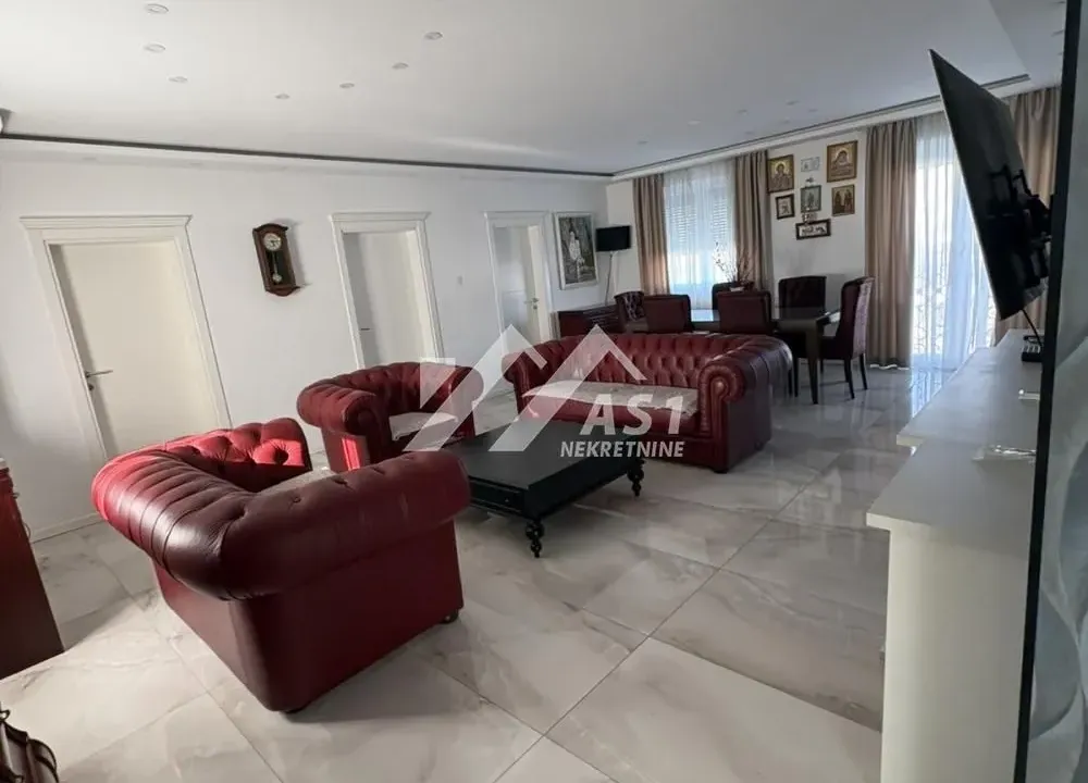 Izdavanje, četvorosoban stan, 125m², Novi Sad Sve Podlokacije, Novi Sad