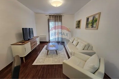 Izdavanje, dvosoban stan, 80m², Gorica C, Podgorica