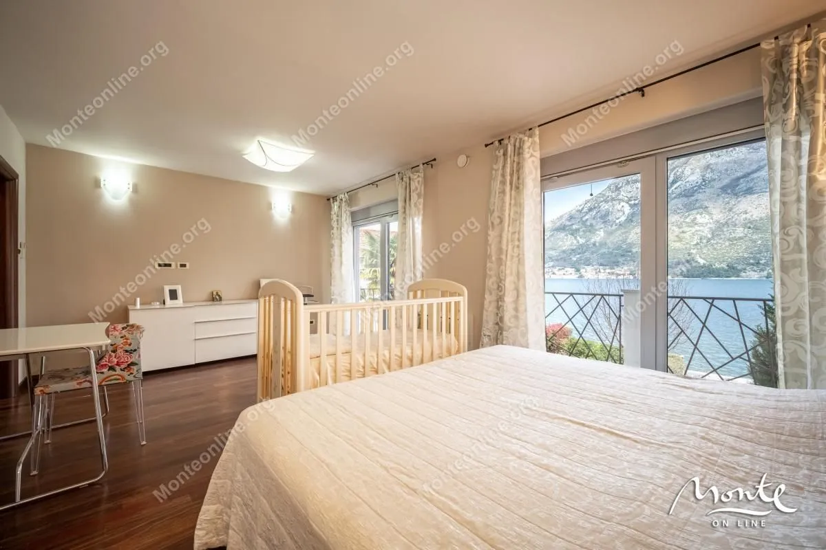Sale, house, 484m², Stoliv, Kotor
