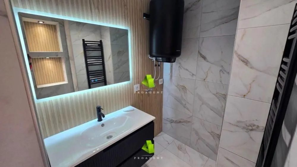 Prodaja, trosoban stan, 89m², Medijana, Niš