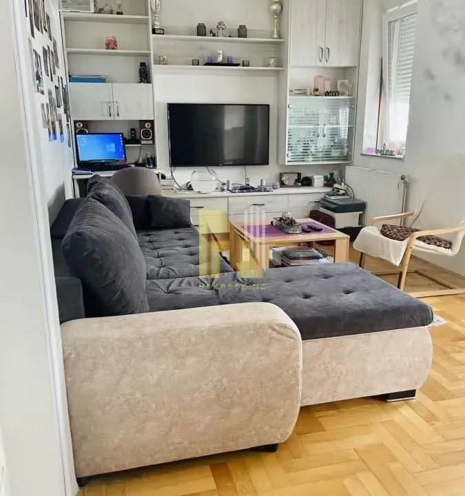 Prodaja, dvosoban stan, 52m², Centar, Novi Sad