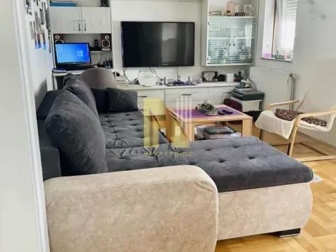 Prodaja, dvosoban stan, 52m², Centar, Novi Sad