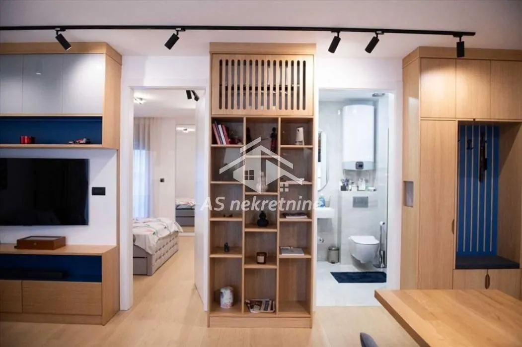 Izdavanje, dvosoban stan, 60m², Čubura, Beograd