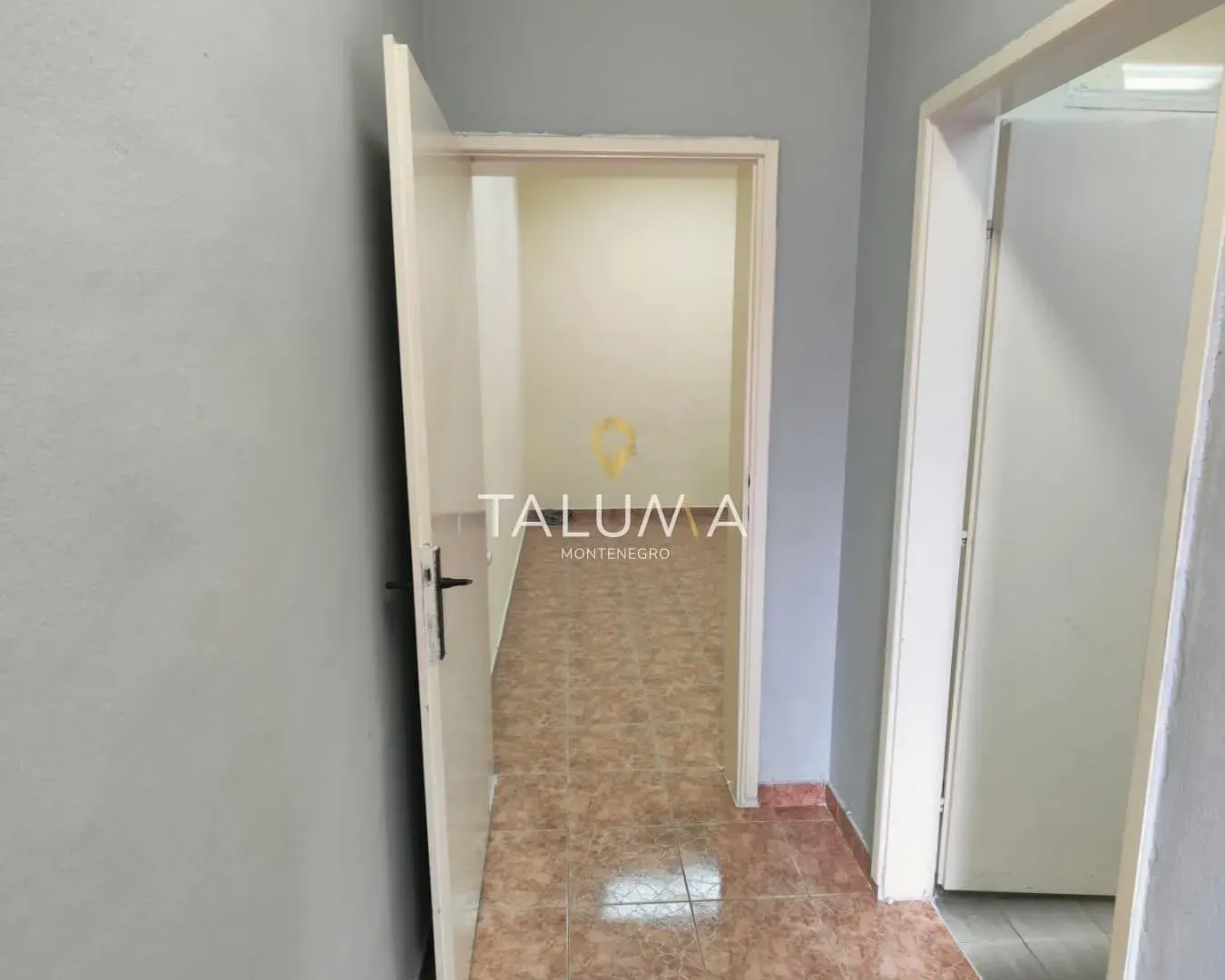 Sale, office space, 36m², Baston, Podgorica