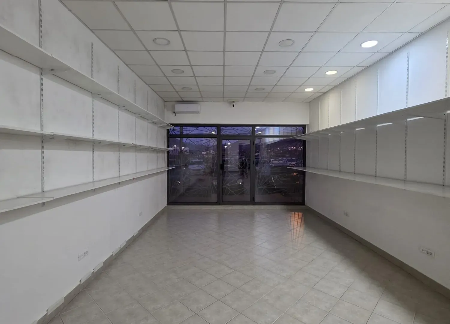 Sale, office space, 120m², Stari Aerodrom, Podgorica