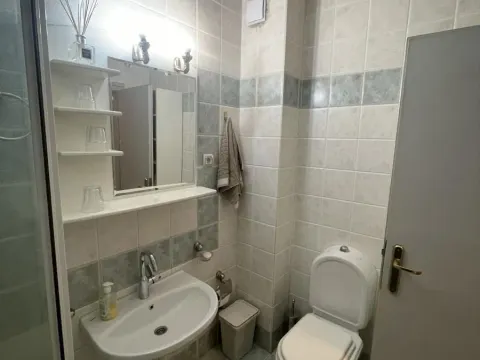 Rent, four bedroom apartment, 81m², Stari Grad, Beograd - image 17