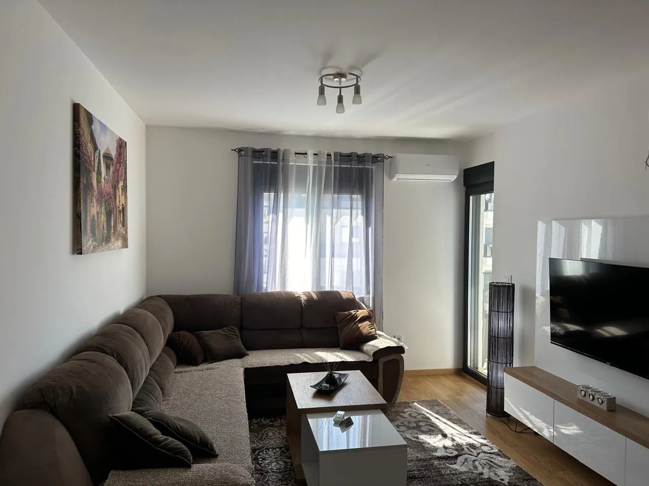 Izdavanje, jednosoban stan, 45m², City Kvart, Podgorica