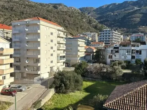Sale, one bedroom apartment, 40m², Bečići, Budva - image 9
