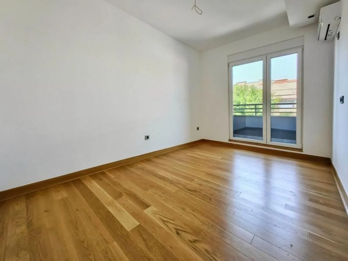 Prodaja, stan, 240m², Adamovićevo Naselje, Novi Sad Sve Podlokacije