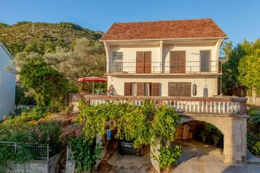 Prodaja, kuća, 136m², Tivat, Crna Gora