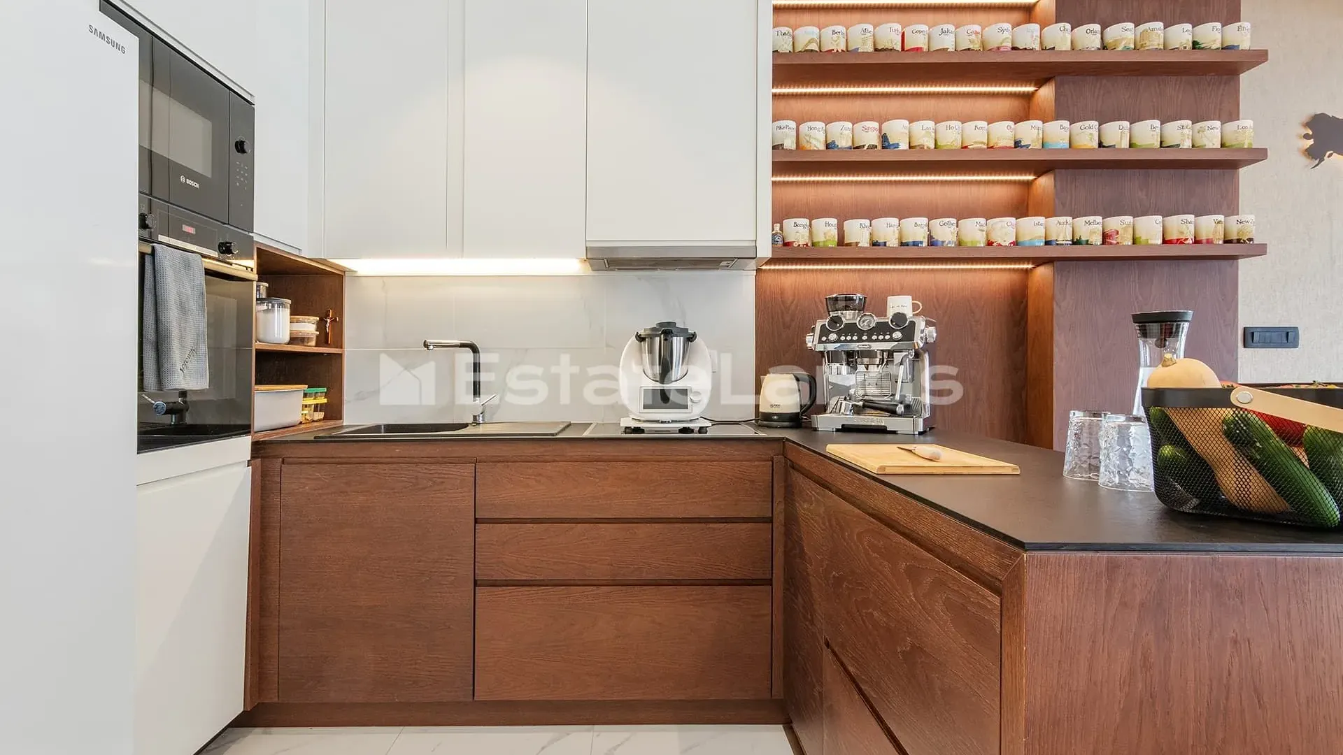 Prodaja, dvosoban stan, 85m², Dobrota, Kotor