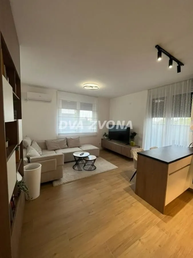Prodaja, trosoban stan, 59m², Alibegovac, Petrovaradin