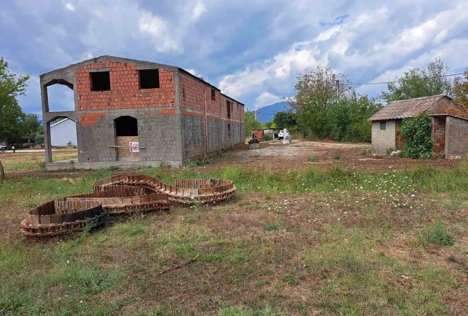Prodaja, kuća, 526m², Pričelje, Podgorica