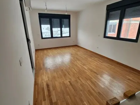 Prodaja, trosoban stan, 60m², Surčin (mesto), Surčin - image 8