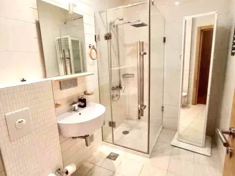 Izdavanje, trosoban stan, 124m², Herceg Novi, Crna Gora - image 7