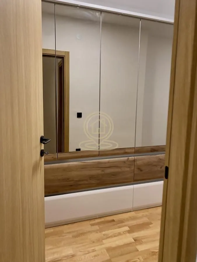 Izdavanje, dvosoban stan, 80m², Medijana, Niš