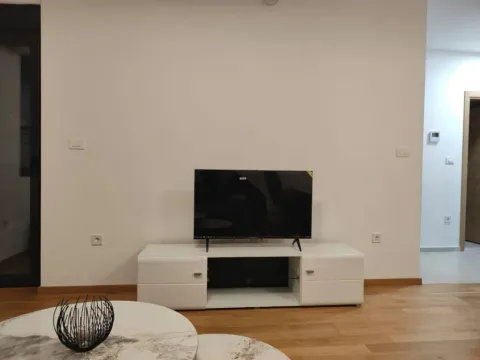 Izdavanje, dvosoban stan, 53m², City Kvart, Podgorica - image 5