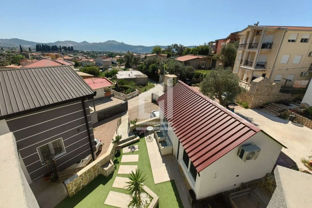 Prodaja, kuća, 220m², Bar, Crna Gora