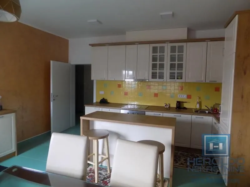 Sale, office space, 360m², Paraćin, Srbija