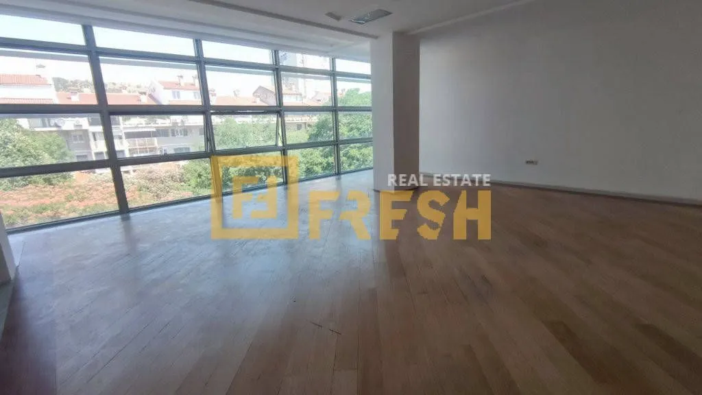 Rent, office space, 160m², Preko Morače, Podgorica