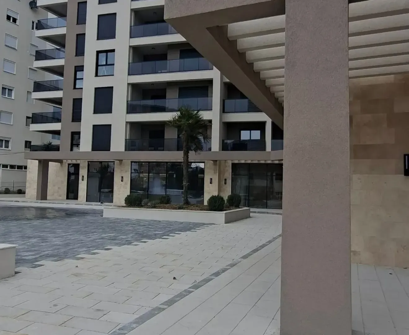 Sale, two bedroom apartment, 82m², Centar, Bar