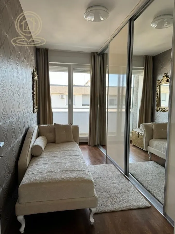 Rent, four bedroom apartment, 123m², Sajmište, Novi Sad