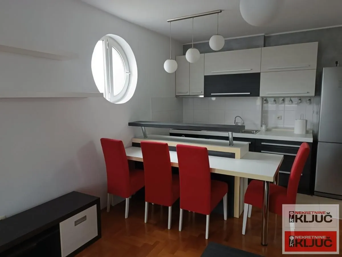 Prodaja, trosoban stan, 62m², Salajka, Novi Sad Sve Podlokacije