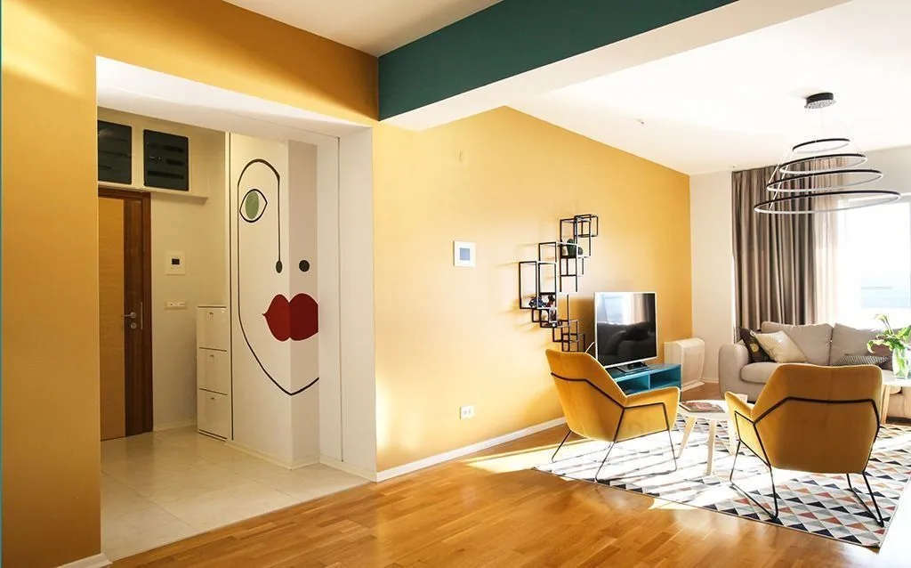 Izdavanje, trosoban stan, 198m², Budva, Crna Gora