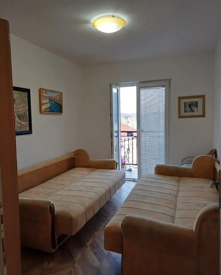 Izdavanje, dvosoban stan, 55m², Igalo-Petlja, Herceg Novi