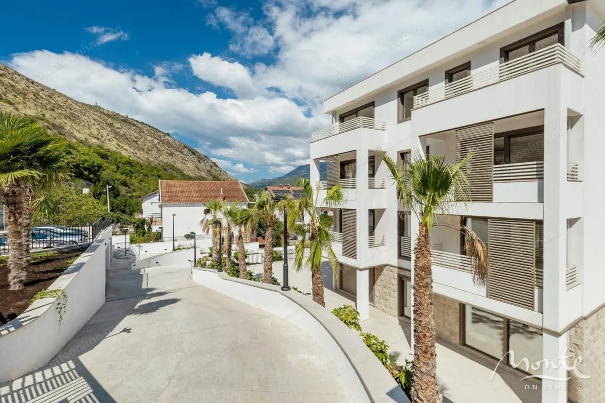 Prodaja, jednosoban stan, 65m², Herceg Novi, Crna Gora