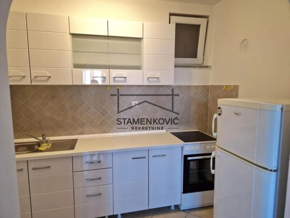 Izdavanje, jednosoban stan, 45m², Centar, Novi Sad
