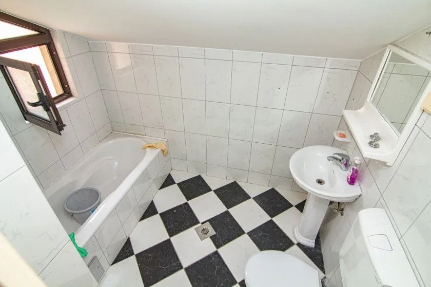 Izdavanje, poslovni prostor, 125m², Stari Aerodrom, Podgorica