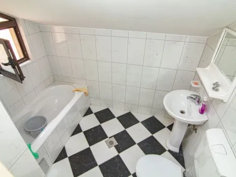 Izdavanje, poslovni prostor, 125m², Stari Aerodrom, Podgorica - image 3