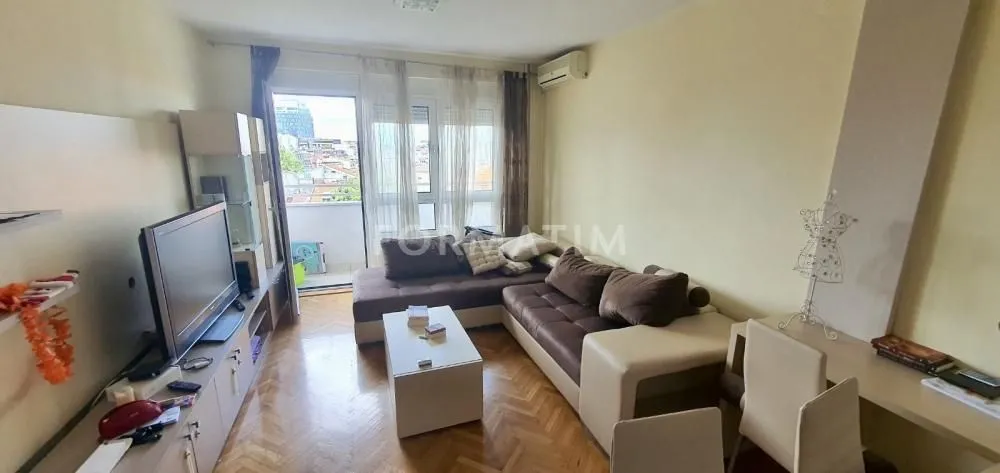 Izdavanje, dvosoban stan, 50m², Palilula Sve Podlokacije, Beograd