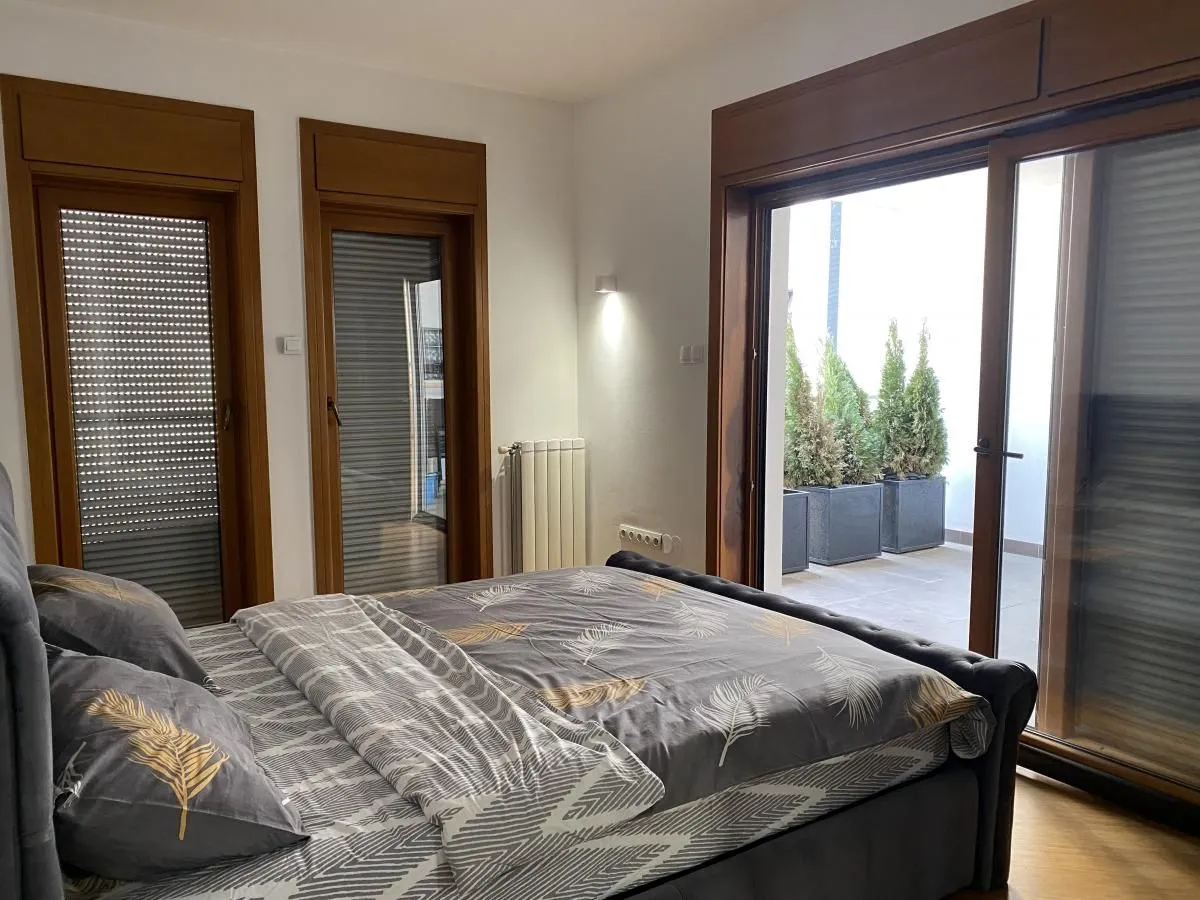 Rent, three bedroom apartment, 103m², Stari Grad, Beograd
