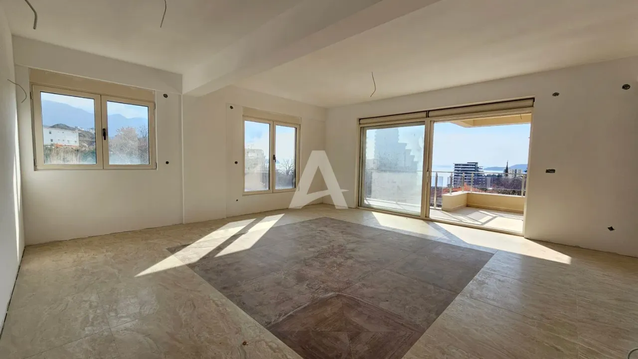 Prodaja, trosoban stan, 150m², Bečići, Budva