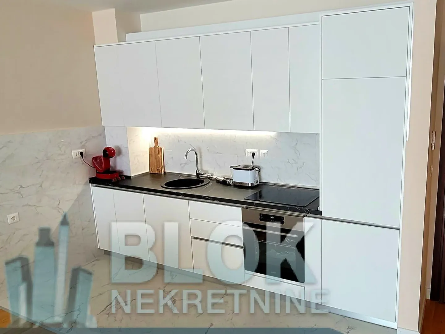 Izdavanje, jednosoban stan, 58m², Podgorica, Crna Gora