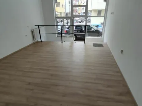 Izdavanje, poslovni prostor, 63m², Sajmište, Novi Sad - image 12